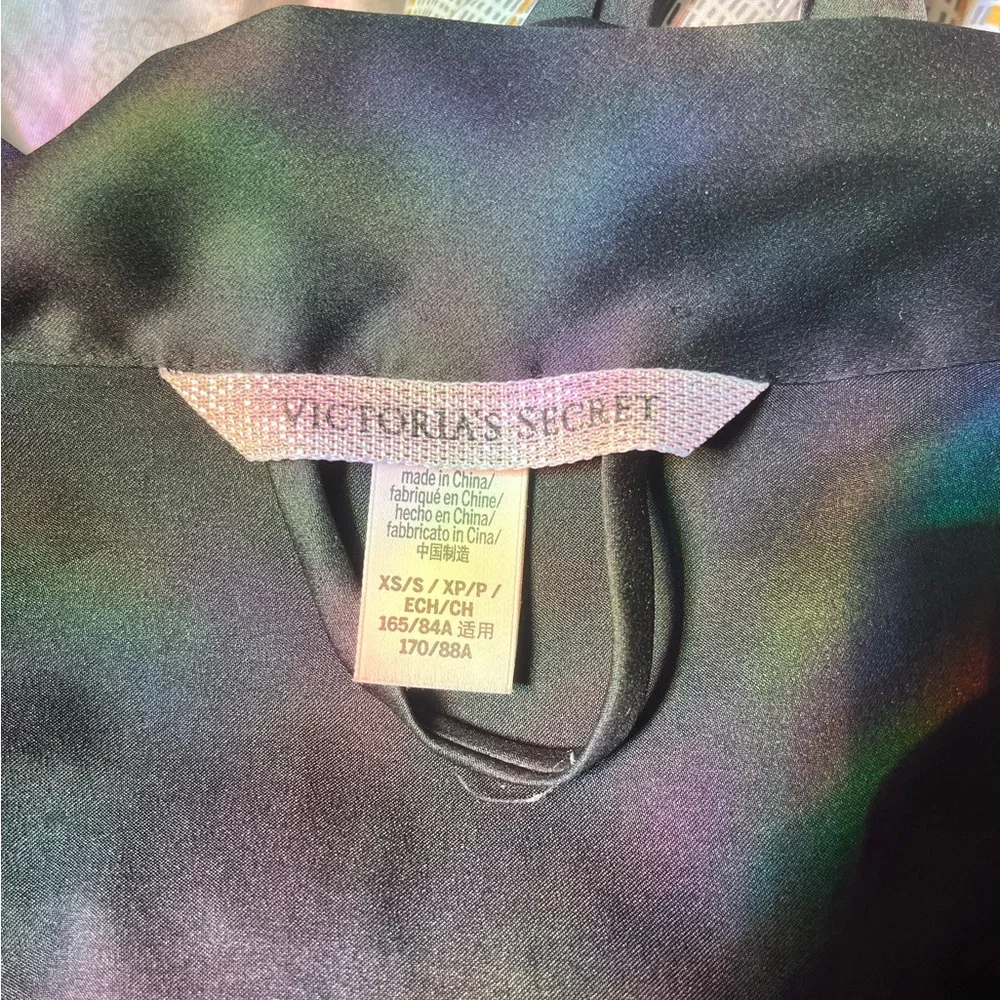 VS Robe - Picture 6 of 9